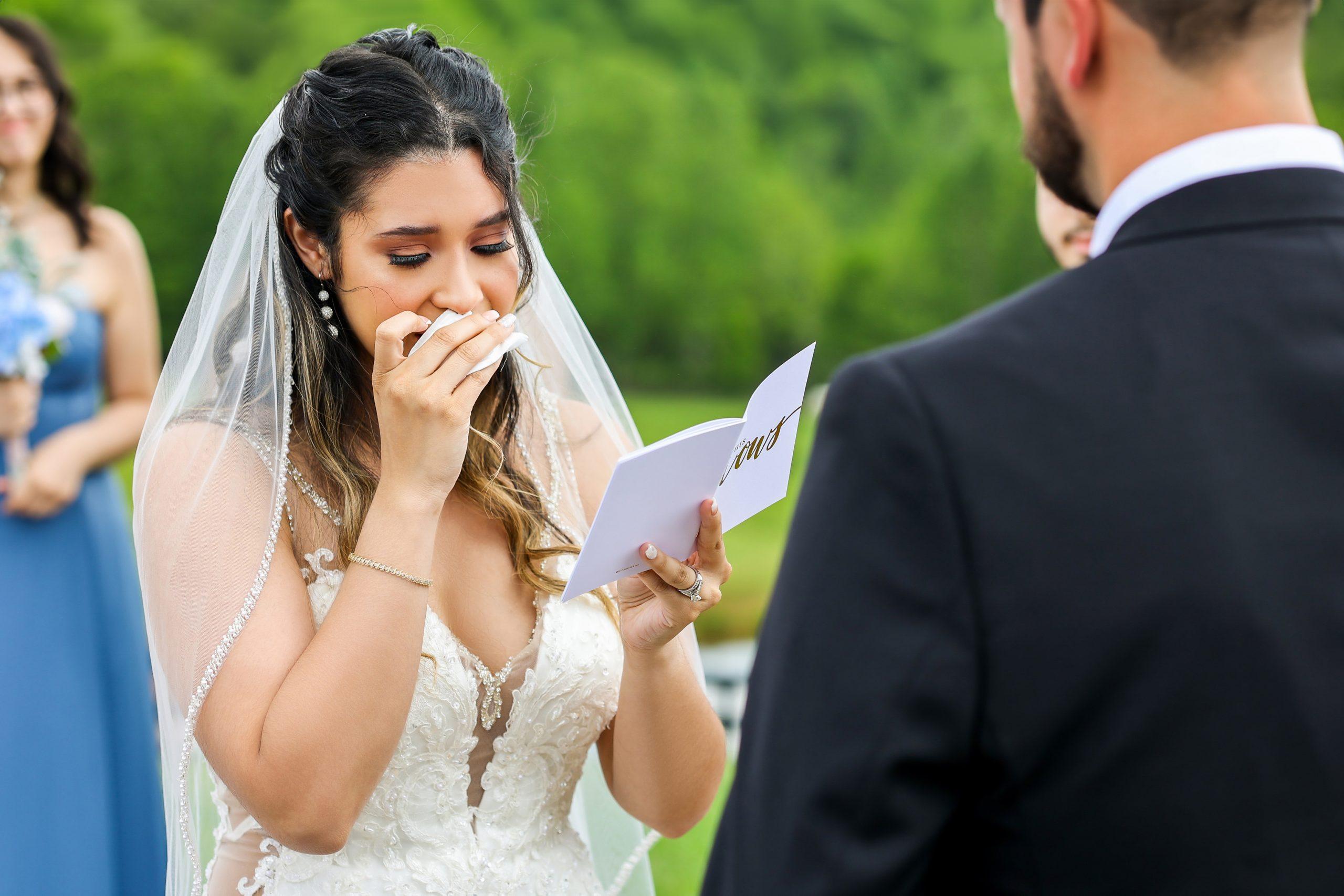 Capturing Emotion in Wedding Photography Techniques for Authentic Connection